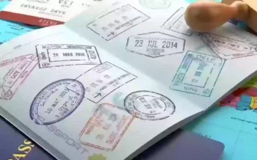 ضربة قاسية وغير متوقعة.. الجوازات السعودية تصدم أصحاب تأشيرة الزيارة العائلية بغرامة 50,000 ريال والسجن 6 أشهر
