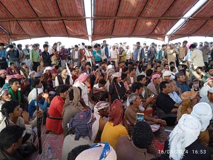 للمطالبة بحقوق المحافظة.. حلف قبائل حضرموت ينصب مخيمًا للاعتصام في قصيعر