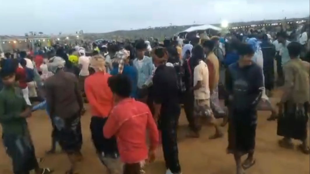 رددوا هتافات تطالب برحيل الإمارات.. مواطنون يفشلون فعالية أقامتها مؤسسة إماراتية في "سقطرى"