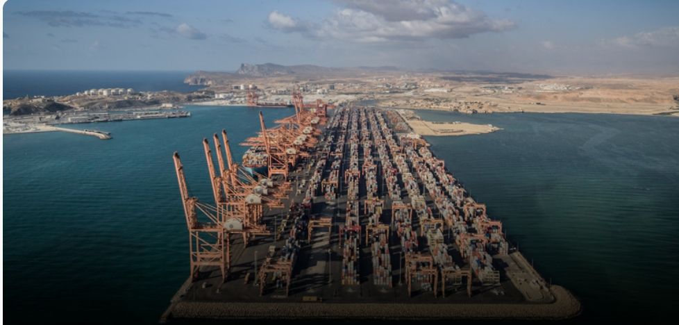 أكثر من ملياري ريال عماني فائضًا بالميزان التجاري