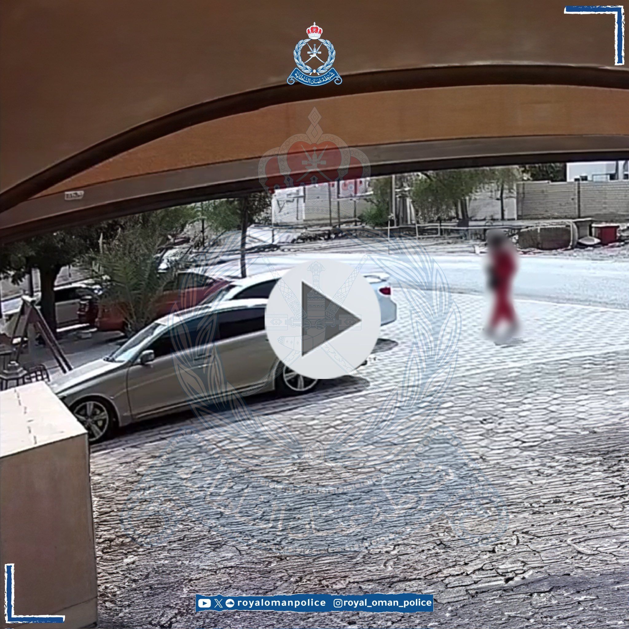 ” الشرطة ” تلقي القبض على سارقي 5 مركبات في وضع التشغيل