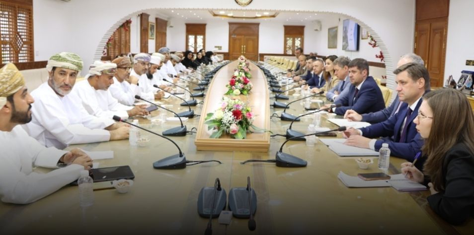 بحث فرص تطوير التعاون الاقتصادي والتجاري مع النيبال