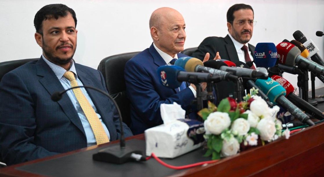 الرئيس العليمي: رد جميل تعز هو التحرير الناجز وجعلها منطلقا للخلاص من قوى الاستبداد والاستعمار في كل ربوع الوطن