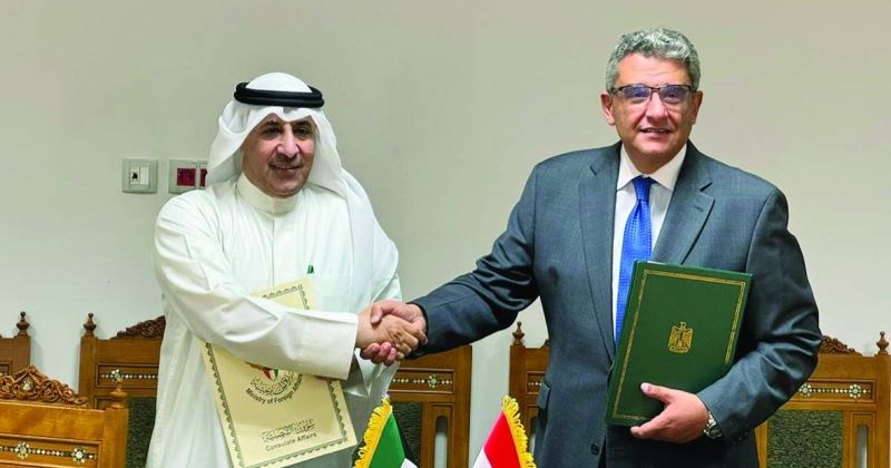 الديحاني والبدري على هامش اجتماع اللجنة