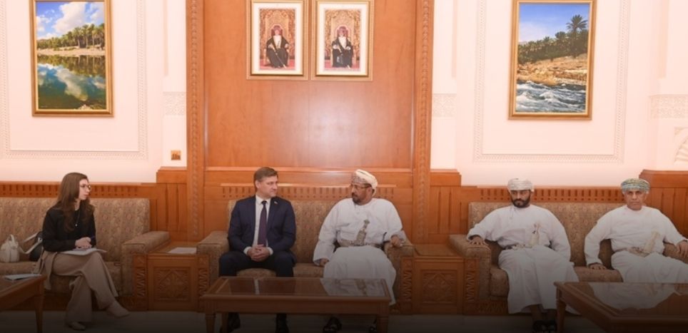 نائب رئيس مجلس الدولة يستقبل مسؤولاً بيلاروسيا