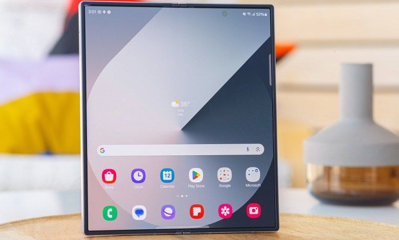 هاتف سامسونج النحيف القابل للطي سيأتي كـ “اصدار خاص”