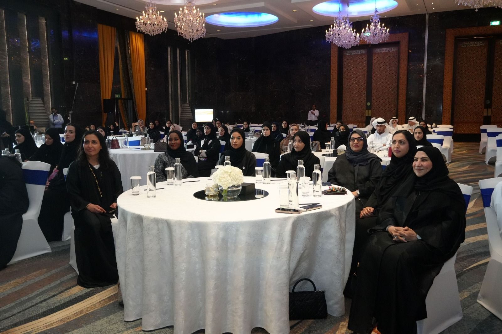 شركة "كيوليس ام اتش آي" تحتفي بيوم المرأة الإماراتية بالتعاون مع "نافس"