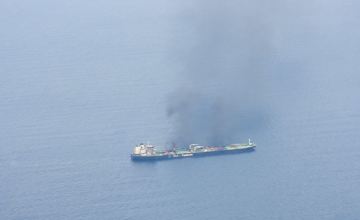 بعد رصد تسرب نفطي في موقع "سونيون".. السعودية واليونان تنسقان لتجنب كارثة في البحر الأحمر