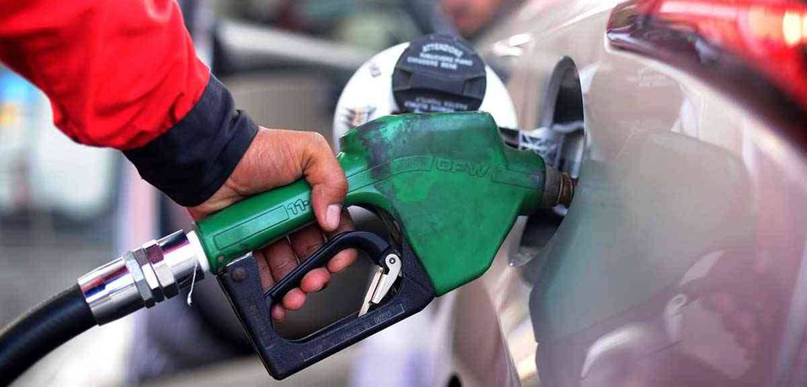 انخفاض أسعار الوقود في الإمارات خلال سبتمبر 2024