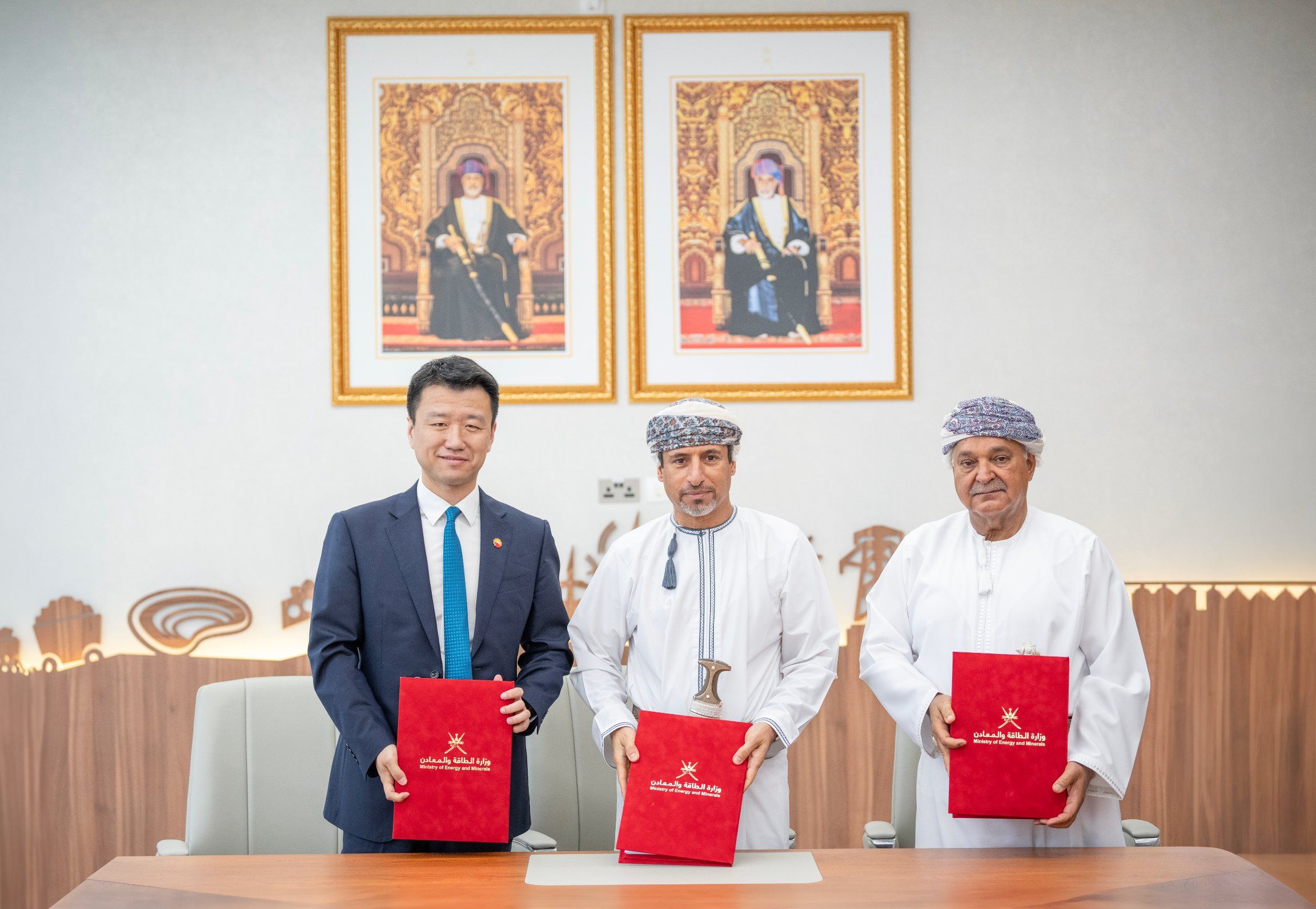 “وزير الطاقة” يوقع اتفاقية لتطوير منطقة الامتياز