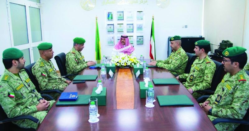 النواف لرجال «الحرس الوطني»: اليقظة الأمنية والحرص والانتباه