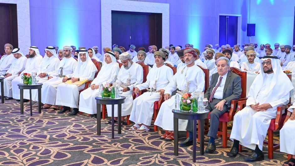 بدء أعمال مؤتمر المدن الذكية المستدامة بمحافظة ظفار