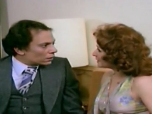 بجرأة فاضحة.. فنانة جميلة وشهيرة تدلي بأعترافات ساخنه عادل إمام حرك نشوتي قطعني بوس وعاشرته أكثر من زوجي .. لن تتوقع من تكون؟