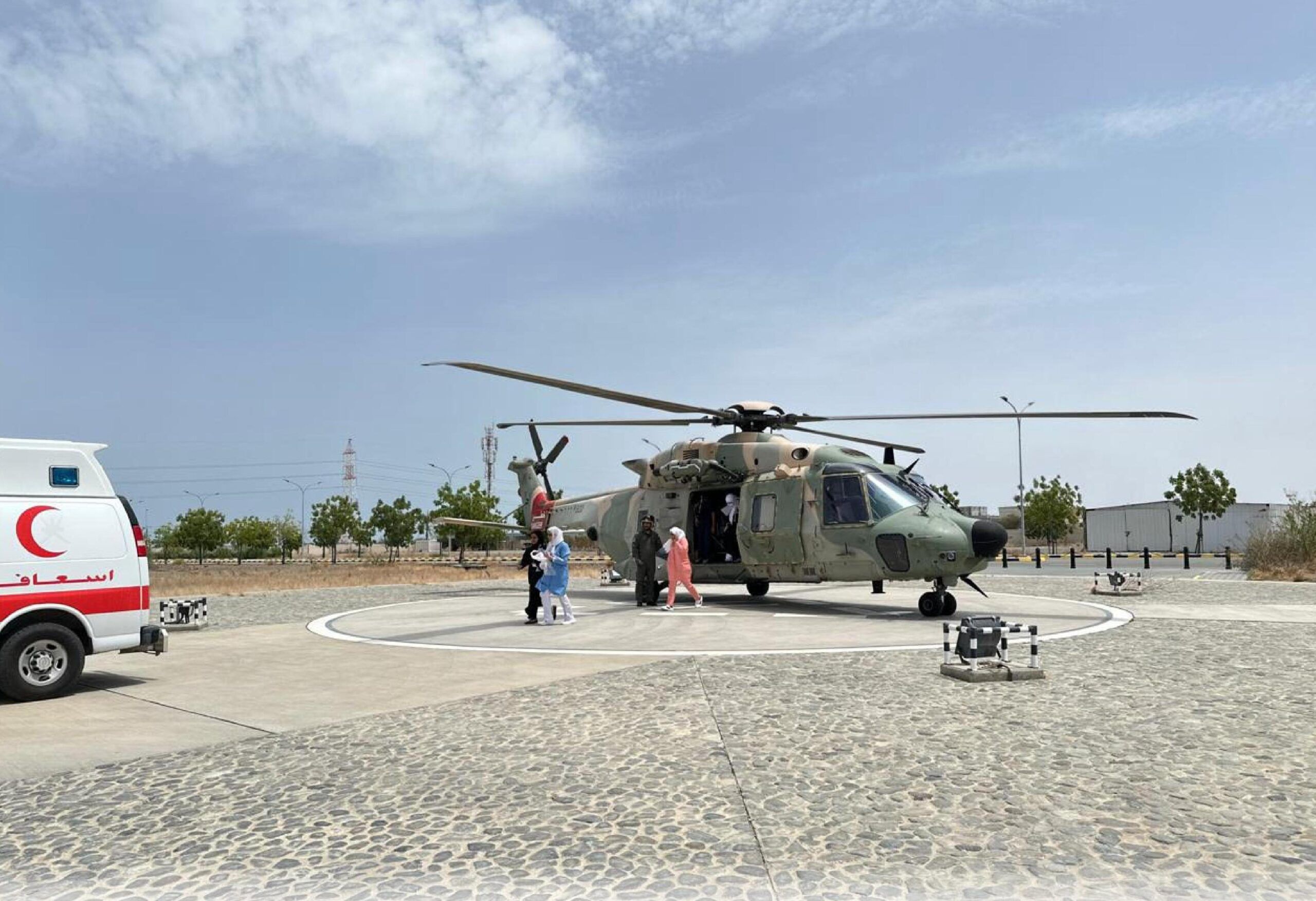 سلاح الجو السلطاني العُماني ينفذ عملية إخلاء طبي