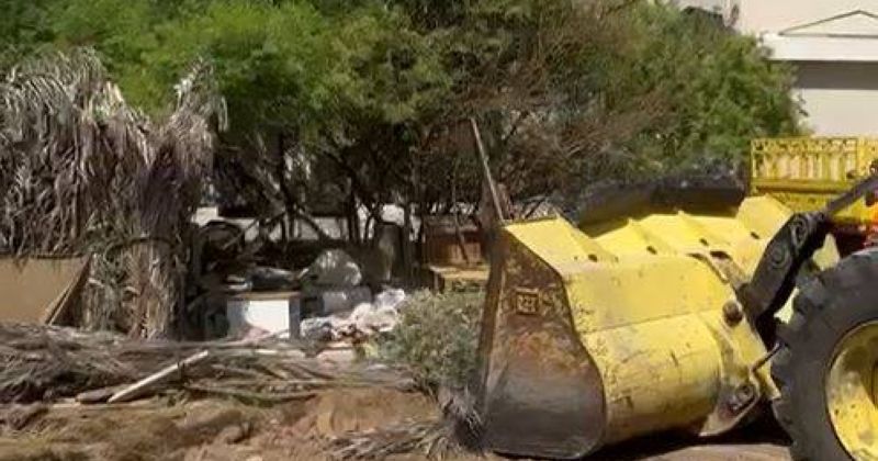 بلدية حولي تزيل حظائر حيوانات في «سلوى»