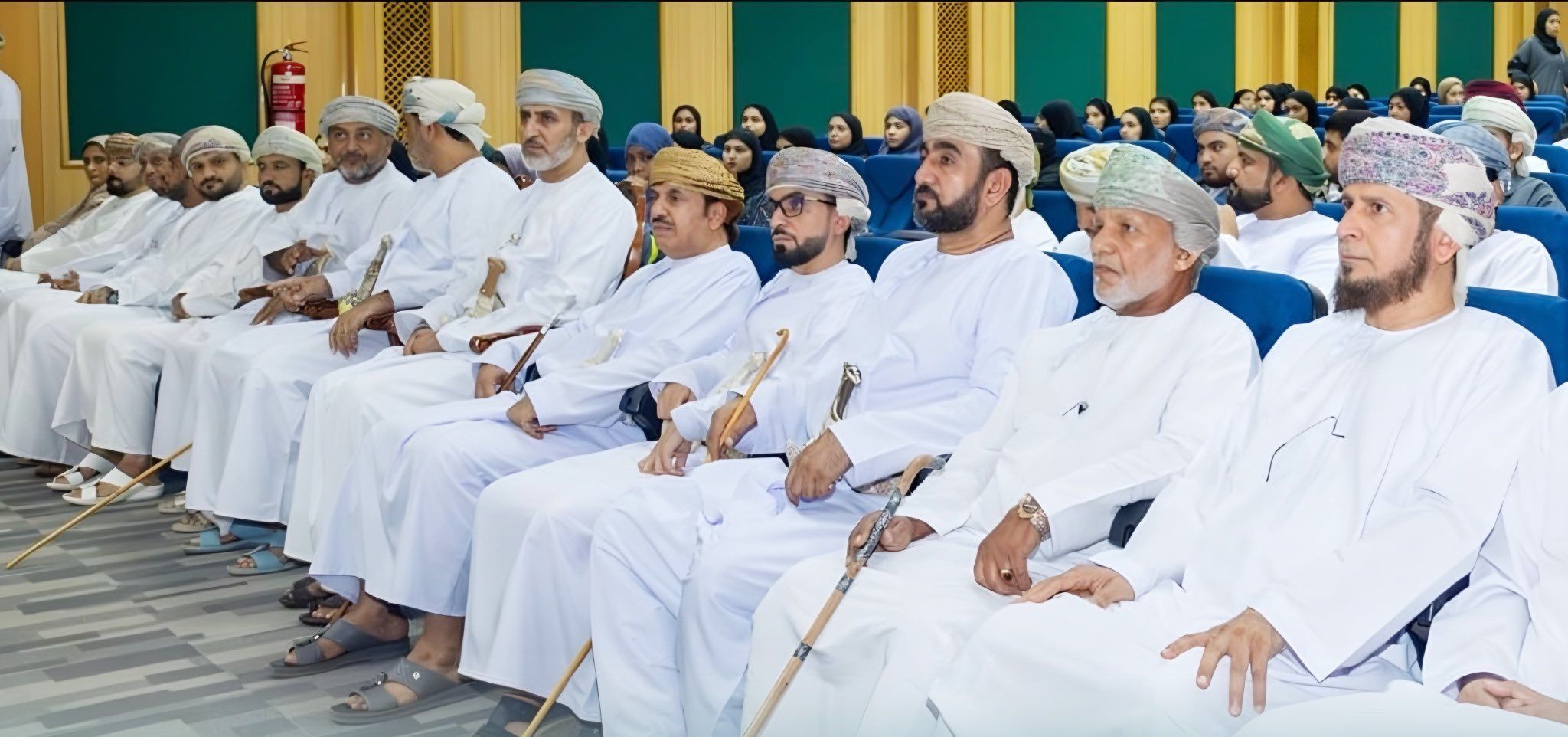 “البيئة” تختتم برنامج “بناء كفاءات بيئية مستقبلية” بشمال الباطنة