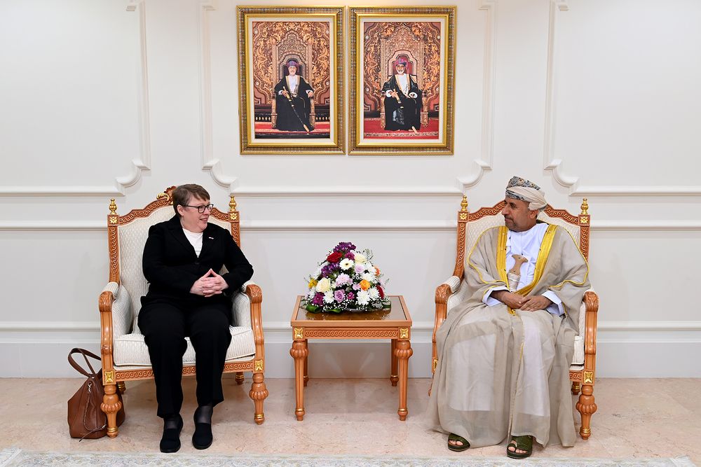 الأمين العام بوزارة الدفاع يستقبل مسؤولة من المملكة المتحدة