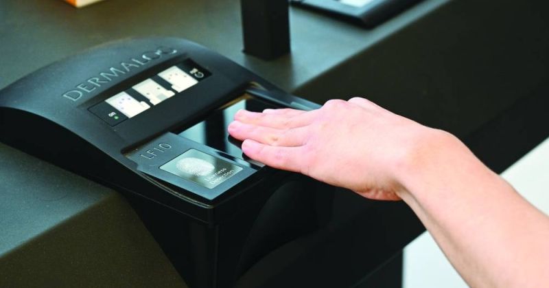 «الداخلية» تذكر: باقٍ 22 يوماً على انتهاء مهلة «البيومترية».. وزيادة ساعات العمل حتى 10:00 مساءً