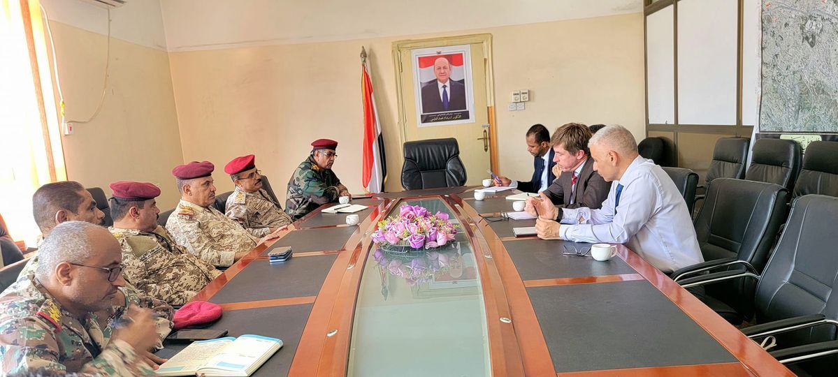 قائد محور تعز: قبضنا على عدد من الخلايا الحوثية أثناء محاولة دخولها إلى المدينة عبر منفذ جولة القصر