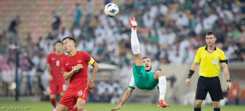 تحكيميّا.. 7 جنسيات قادت مباريات السعودية والصين