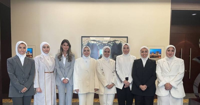 مركز «سيلك» الهولندي يكرم 8 قاضيات كويتيات