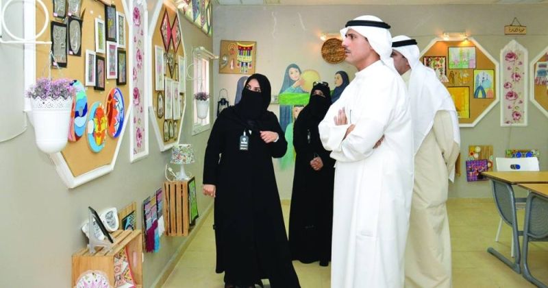 محافظ الأحمدي يشيد بتهيئة الأجواء المناسبة للعام الدراسي الجديد