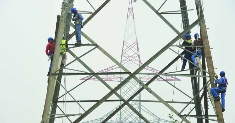 «الكهرباء»: إعادة التيار إلى جميع المناطق السكنية والزراعية والصناعية