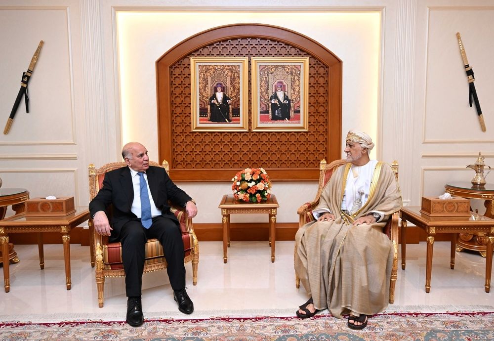 سمو السيد شهاب يستقبل مسؤولًا عراقيًا لبحث التعاون بين البلدين