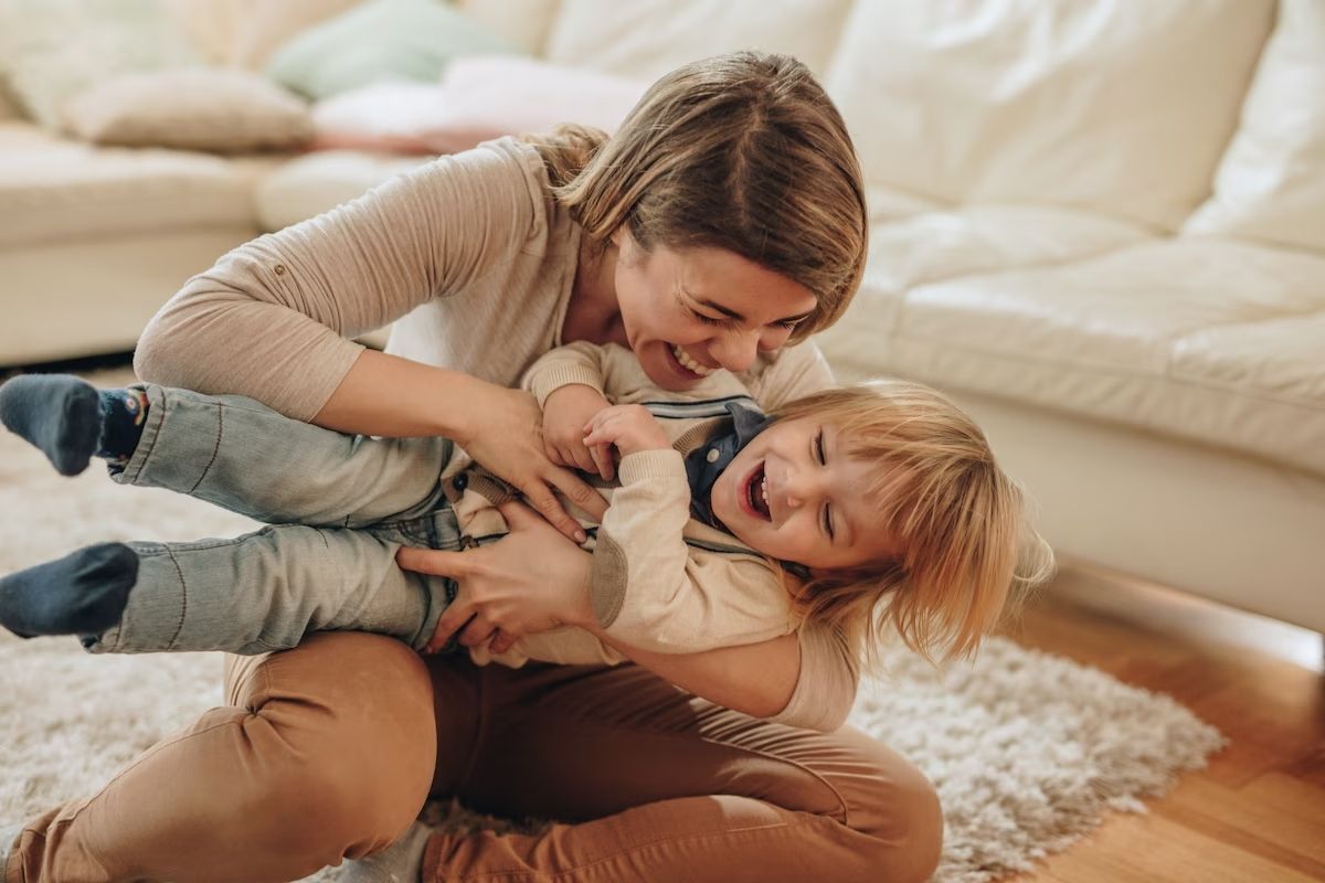 ما هو السر وراء الشعور بالدغدغة؟