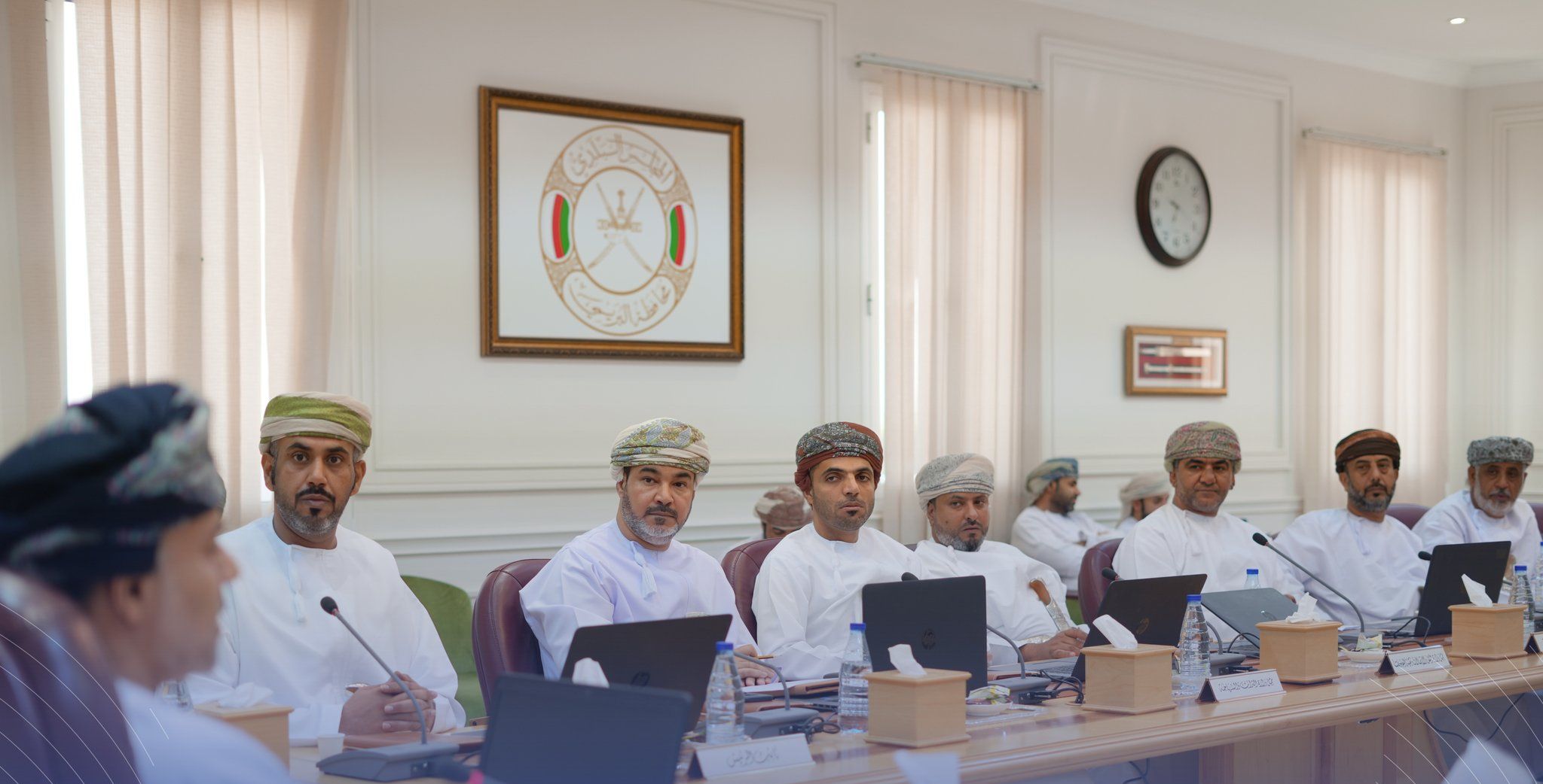 محافظ البريمي يلتقي الرئيس التنفيذي لمشروع ‎حفيت للقطارات