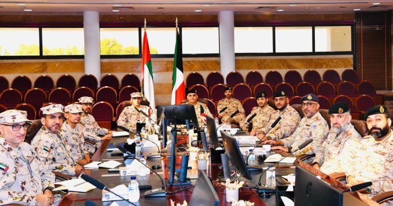 لجنة التعاون العسكري الكويتي الإماراتي تناقش سبل تبادل الخبرات