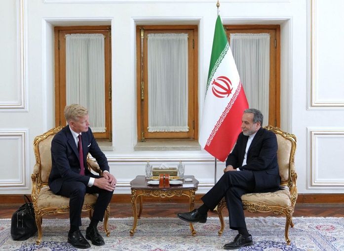 "غروندبرغ" يبحث في طهران قضية موظفي المنظمات المختطفين لدى الحوثيين ودعم جهود السلام في اليمن