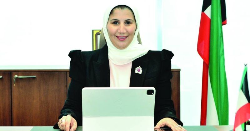 عضوة المجلس البلدي المهندسة علياء الفارسي (تصوير سعود سالم)