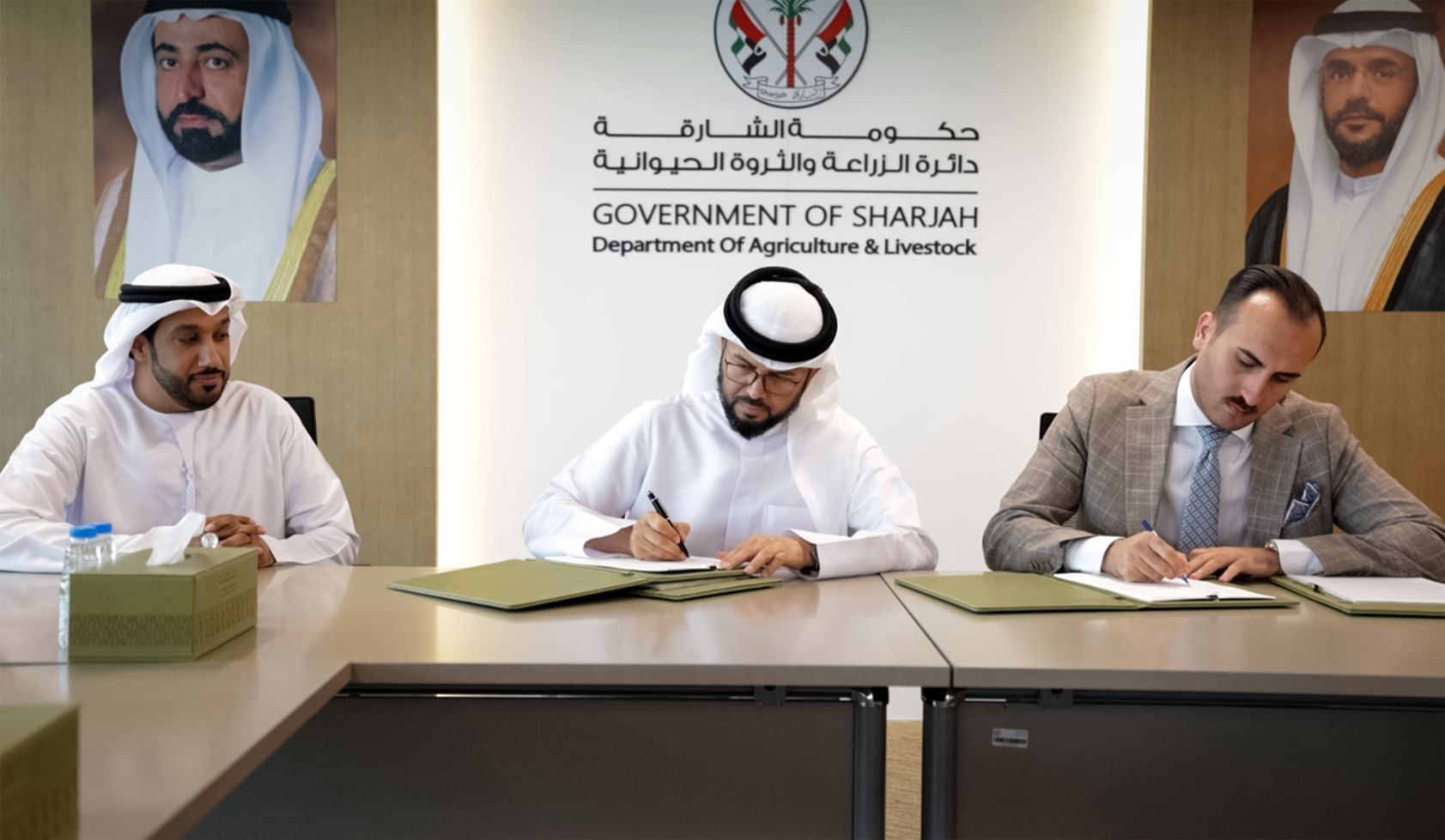 "اكتفاء" توقع عقد توريد الدفعة الثالثة من أبقار مزرعة مليحة للألبان