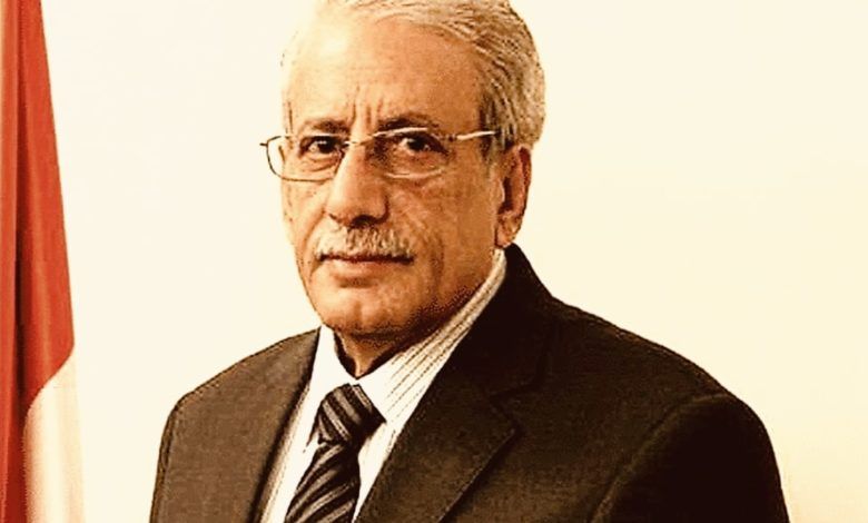 لماذا يتمسّك مدير مكتب الرئاسة الدكتور "يحي الشعيبي" بمنصبه كسفير في ألمانيا؟ 