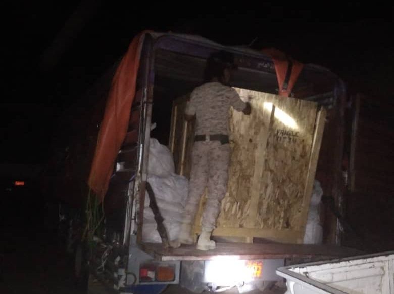 لحج..ضبط شاحنة تحمل معدات تدخل في الصناعات العسكرية قبل تهريبها إلى الحوثيين