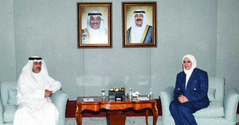 محافظ العاصمة خلال استقباله وزيرة المالية