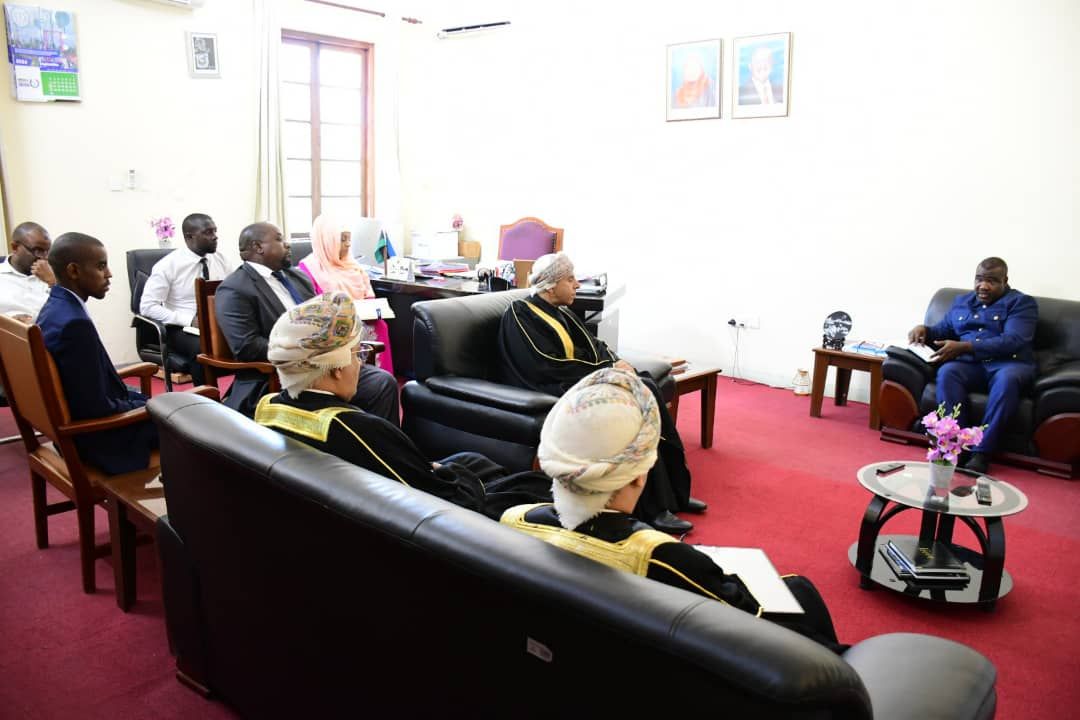 بحث أوجه التعاون المشترك عُمان وزنجبار