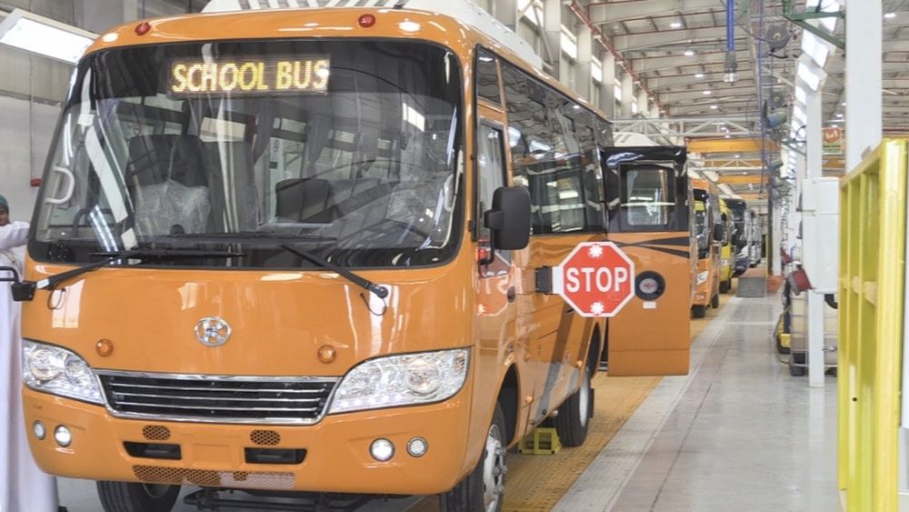 الدفعة الأولى من الحافلات المدرسية بمصنع “كروة” بالدقمالأولى من الحافلات المدرسية بمصنع 