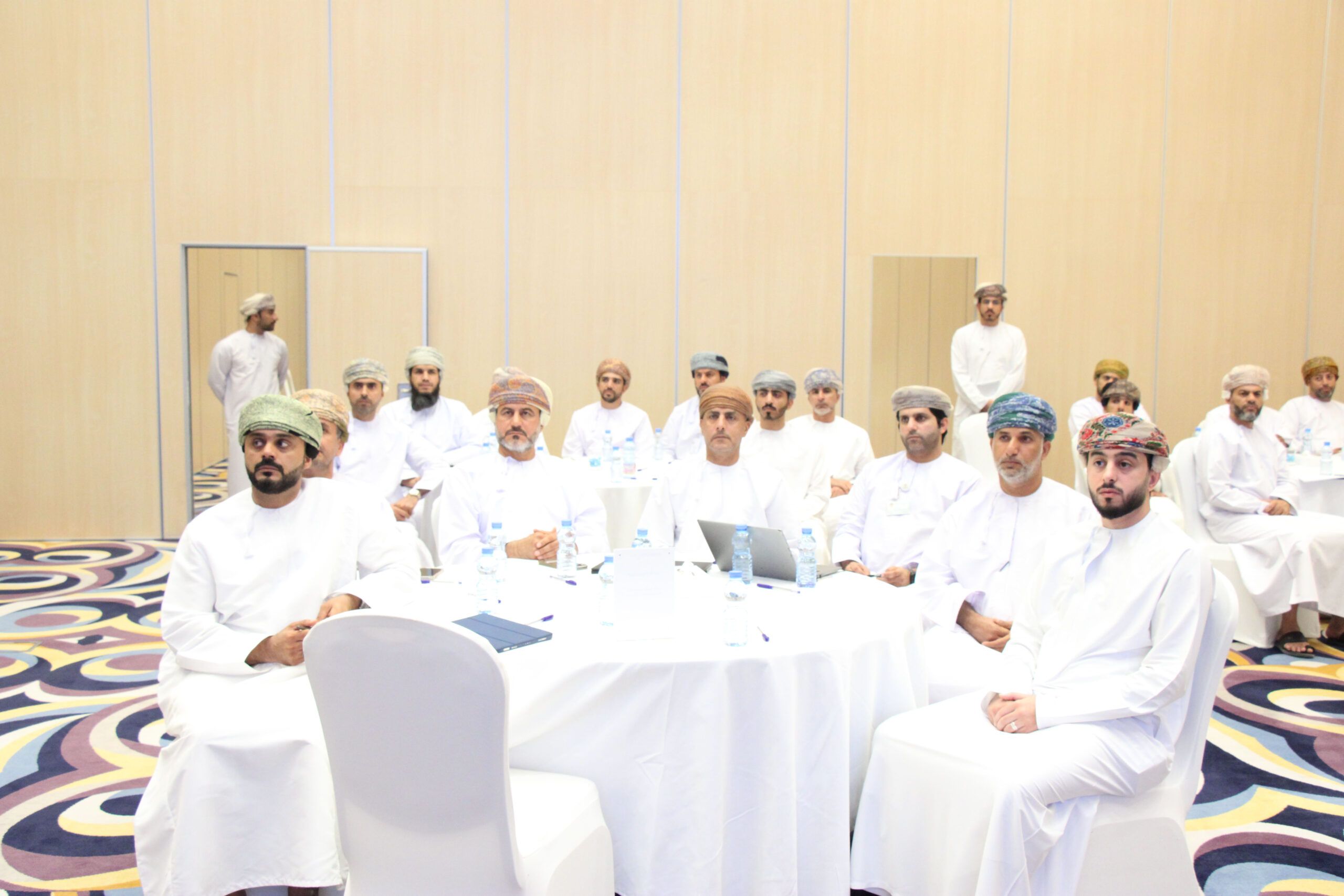 ” النقل والاتصالات ” تنفذ جولة تعريفية بالبرنامج الوطني للاقتصاد الرقمي في بالداخلية