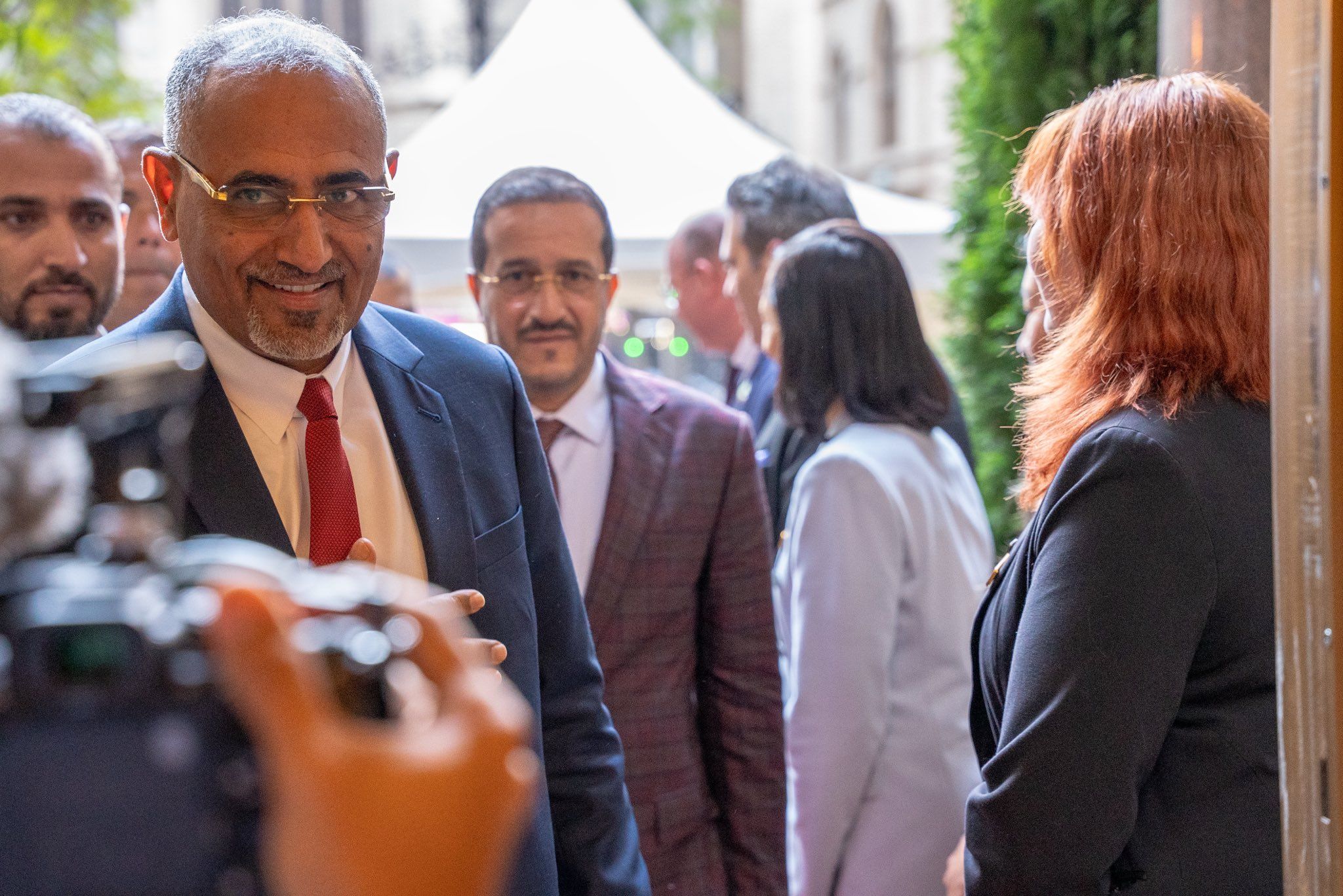 الزبيدي: الغارات الجوية الغربية ضد الحوثيين غير فعالة ويجب أن يكون هناك استراتيجية منسقة لإضعافهم