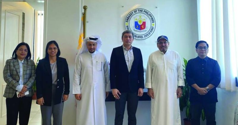 الدخنان والعلي مع الملحق العمالي الفلبيني وعدد من مسؤولي السفارة