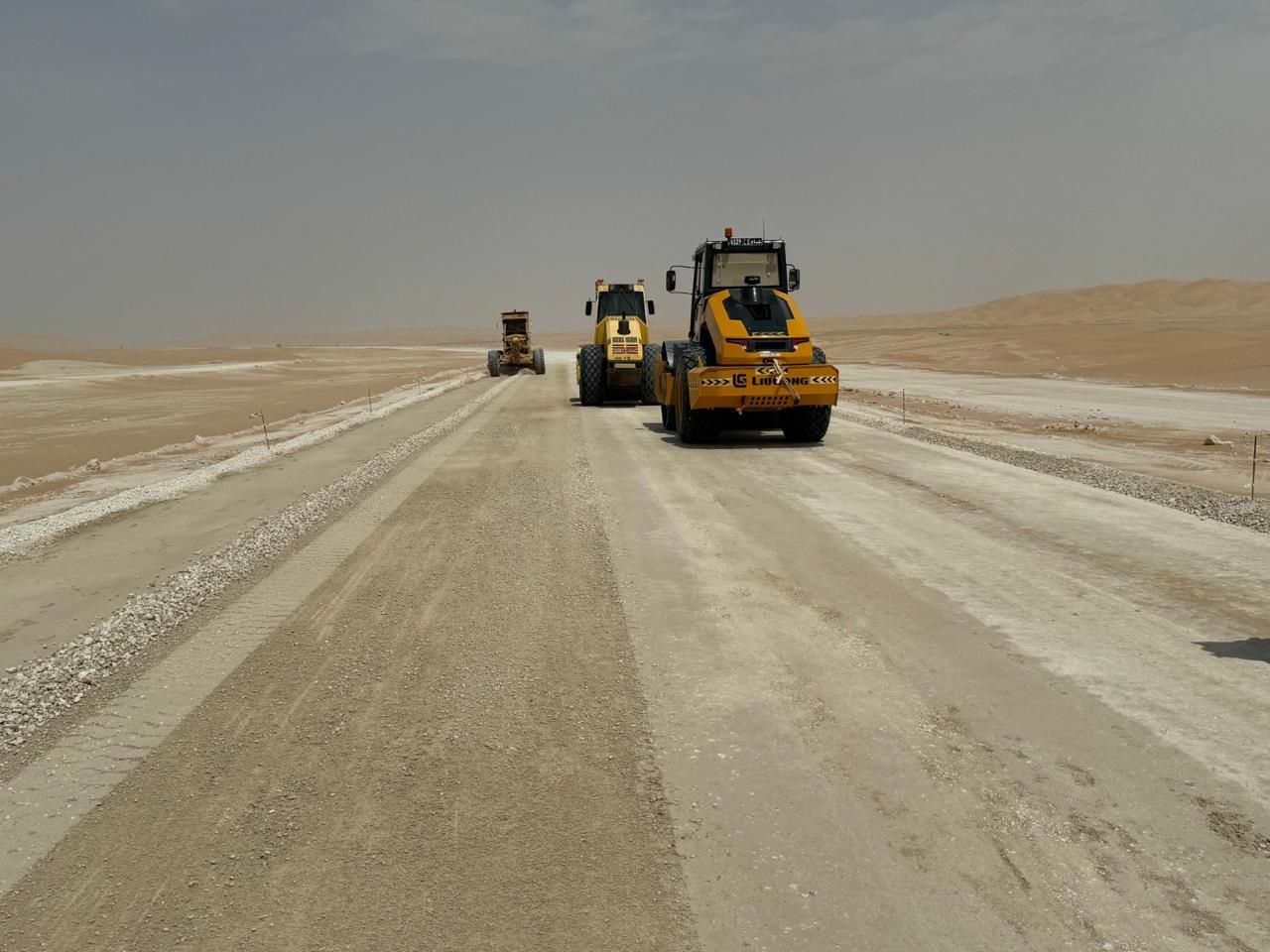 بطول 170 كيلومترًا.. تنفيذ مشروع إنشاء شبكة الطرق الإسفلتية في ولاية مقشن