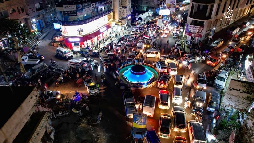 تعز.. مسيرة ليلية بالسيارات احتفاء بذكرى ثورة 26 من سبتمبر (صور)