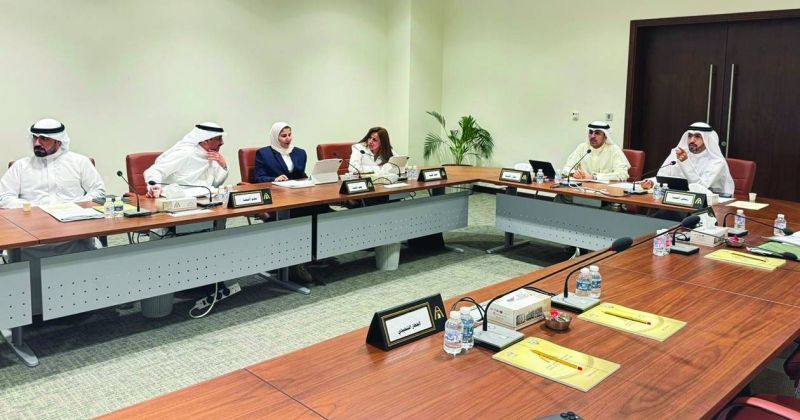 جانب من اجتماع لجنة محافظة الفروانية في المجلس البلدي