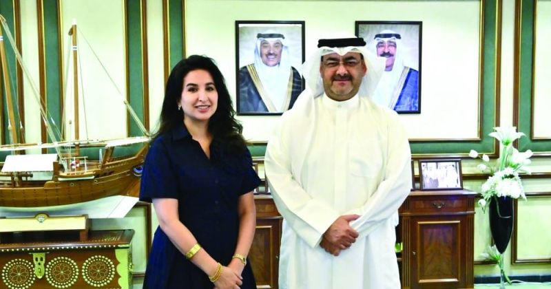 محافظ العاصمة خلال استقباله بيبي الدعيج