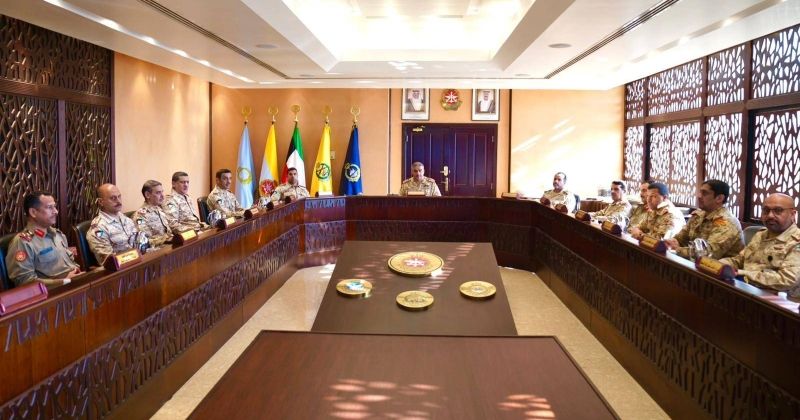 المزين مترئسا مجلس الدفاع