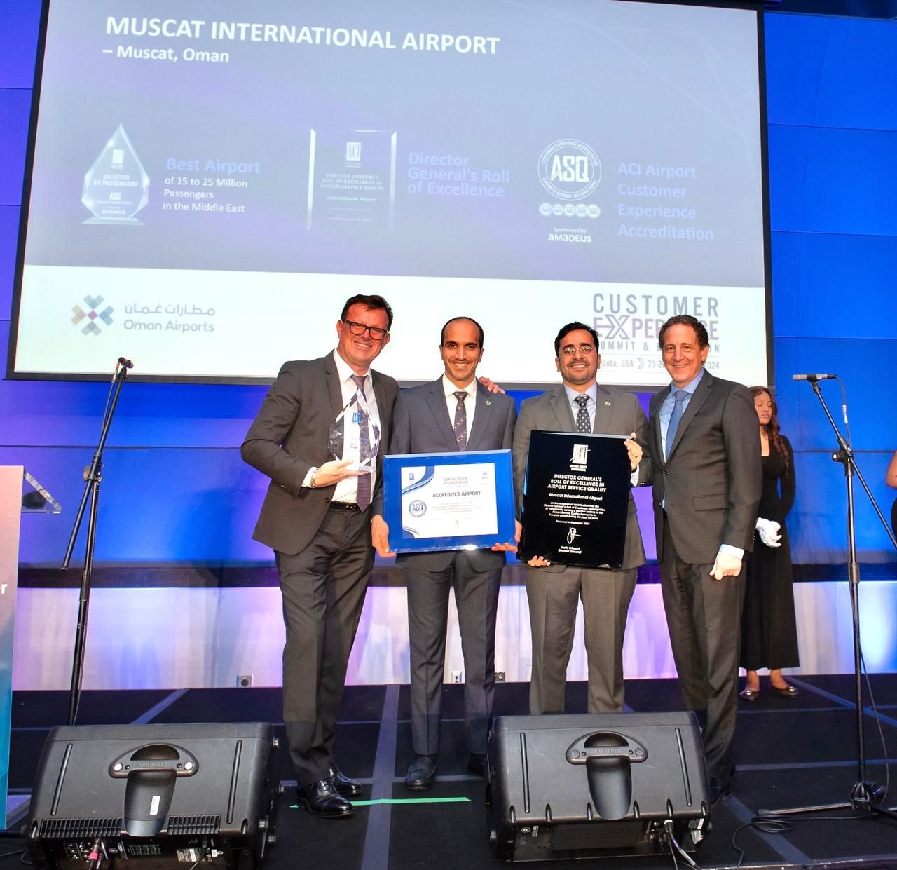 إنجاز وطني .. تكريم مطاريّ مسقط وصلالة في القمة العالمية لخدمة العملاء 2024