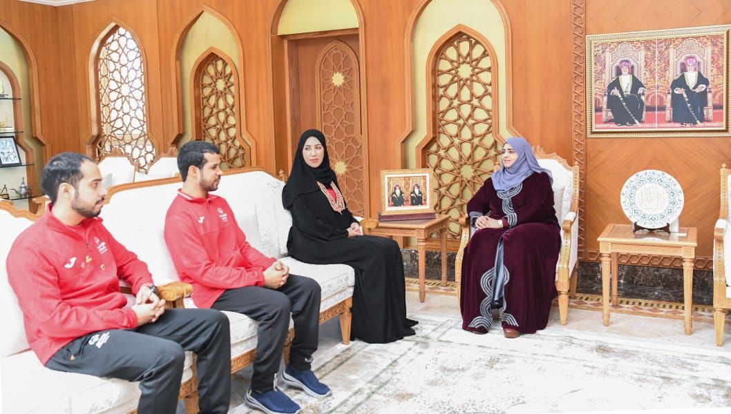 لاستعراض أهدافه وتطلعاته المستقبلية .. وزيرة التنمية تستقبل اللاعب القائد مجاهد السرحني