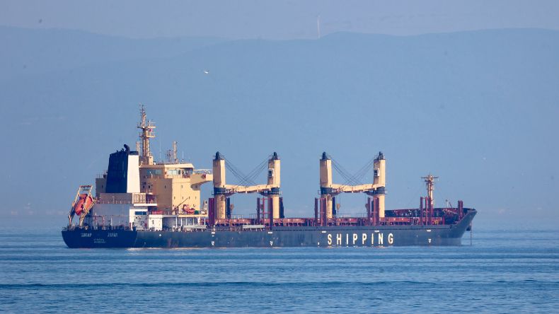 رويترز: الحوثيون يبعثون رسائل تهديد لأصحاب السفن عبر البريد الإلكتروني